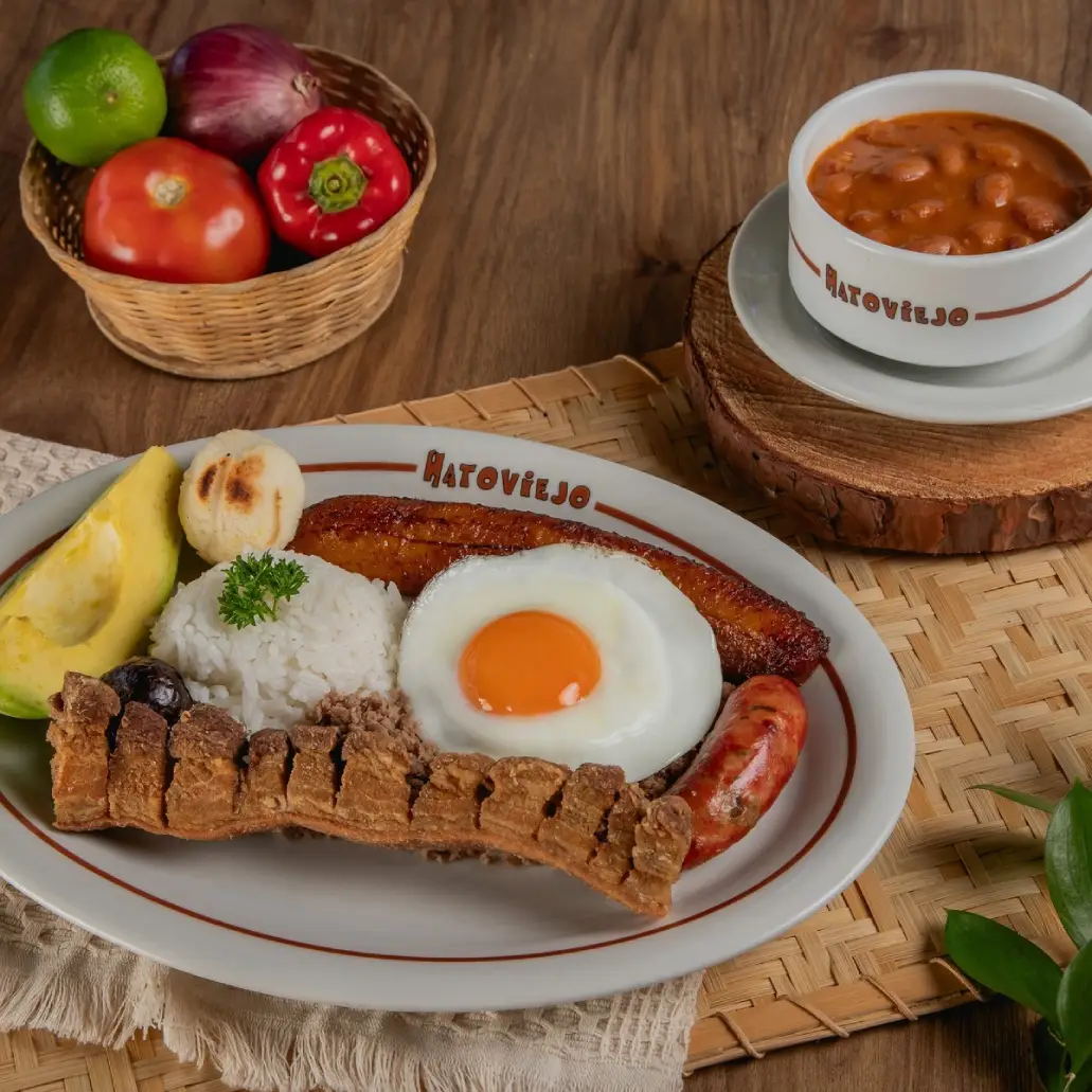 Bandeja paisa de Hatoviejo