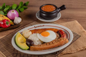 Bandeja paisa de Hatoviejo