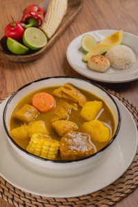 Almuerzos típicos colombianos en Hatoviejo